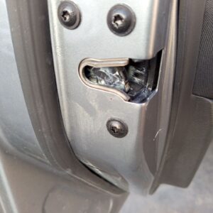 CERRADURA PUERTA DELANTERA IZQUIERDA OPEL ASTRA J BERLINA 5P