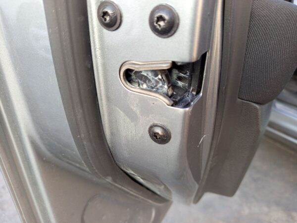 CERRADURA PUERTA DELANTERA IZQUIERDA OPEL ASTRA J BERLINA 5P