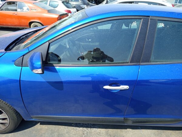 PUERTA DELANTERA IZQUIERDA RENAULT MEGANE III BERLINA 5P
