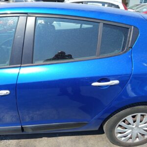 PUERTA TRASERA IZQUIERDA RENAULT MEGANE III BERLINA 5P