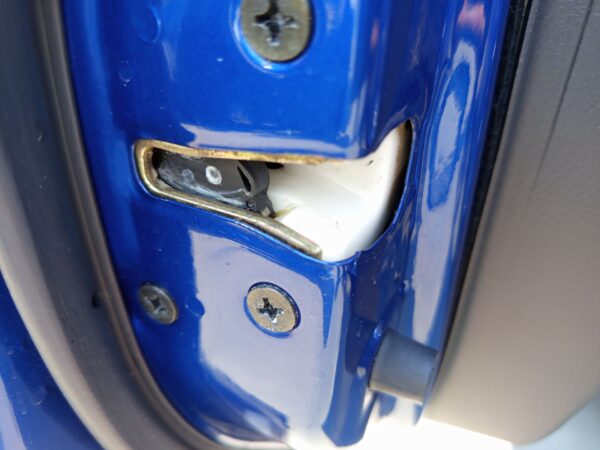 CERRADURA PUERTA DELANTERA IZQUIERDA MAZDA 6 BERLINA (GG)