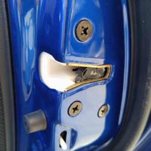 CERRADURA PUERTA TRASERA DERECHA MAZDA 6 BERLINA (GG)