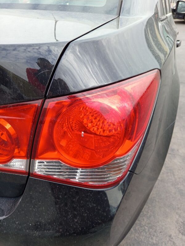 PILOTO TRASERO DERECHO CHEVROLET CRUZE