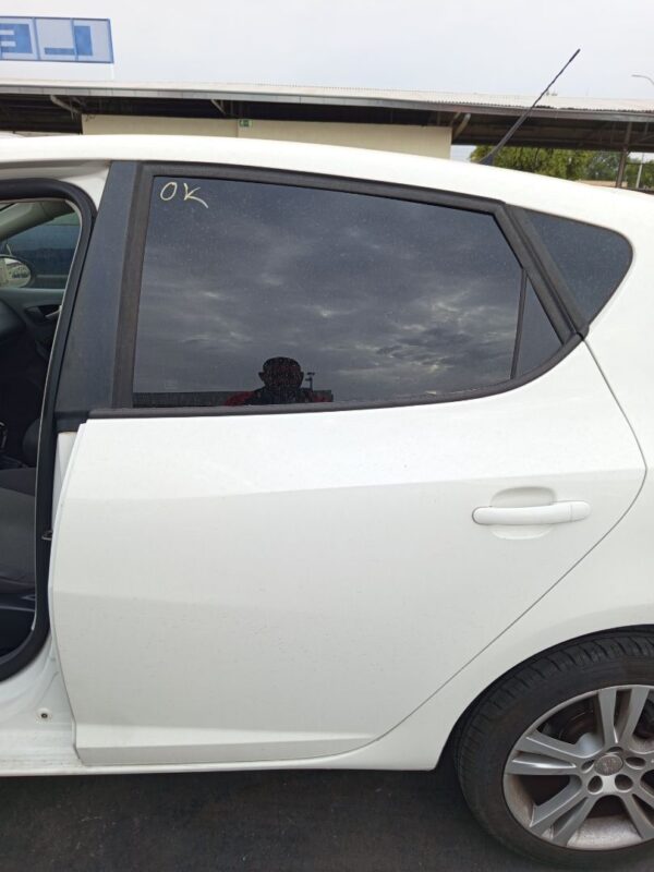 PUERTA TRASERA IZQUIERDA SEAT IBIZA BERLINA (6J5)