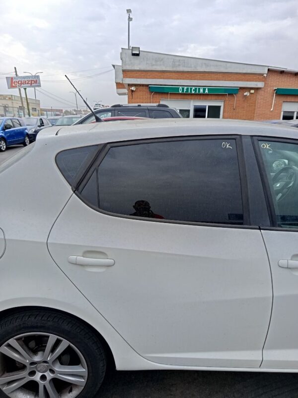 PUERTA TRASERA DERECHA SEAT IBIZA BERLINA (6J5)