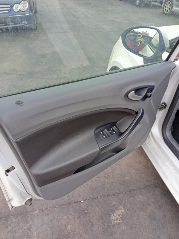 ELEVALUNAS DELANTERO IZQUIERDO SEAT IBIZA BERLINA (6J5)