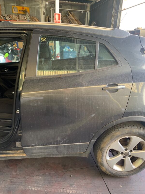 PUERTA TRASERA IZQUIERDA OPEL MOKKA X