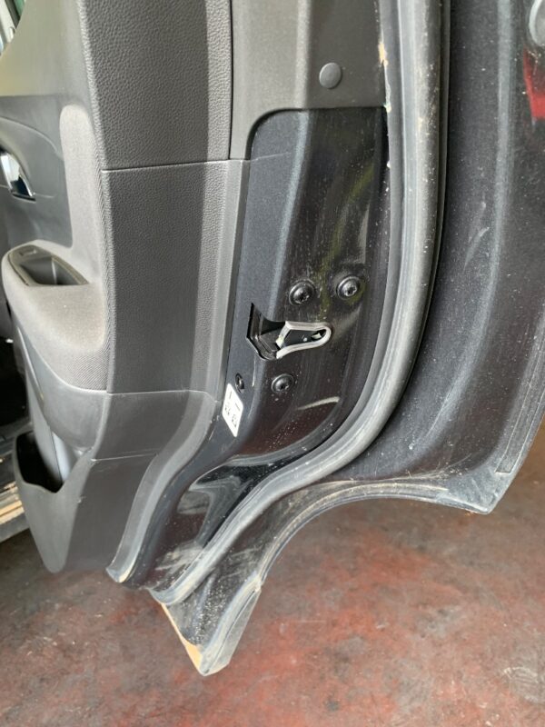 CERRADURA PUERTA TRASERA DERECHA OPEL MOKKA X