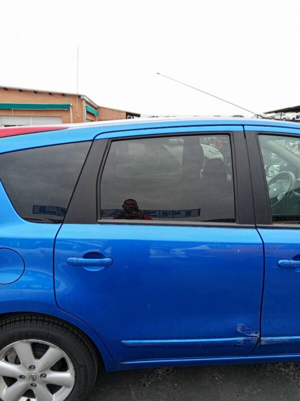 PUERTA TRASERA DERECHA NISSAN NOTE (E11E)