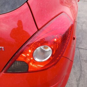 PILOTO TRASERO DERECHO OPEL CORSA D
