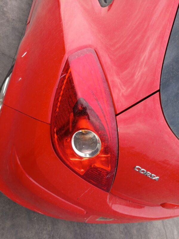 PILOTO TRASERO IZQUIERDO OPEL CORSA D