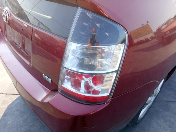 PILOTO TRASERO DERECHO TOYOTA PRIUS (NHW20)