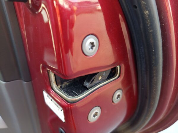 CERRADURA PUERTA TRASERA DERECHA TOYOTA PRIUS (NHW20)