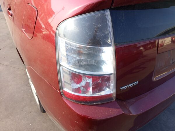 PILOTO TRASERO IZQUIERDO TOYOTA PRIUS (NHW20)