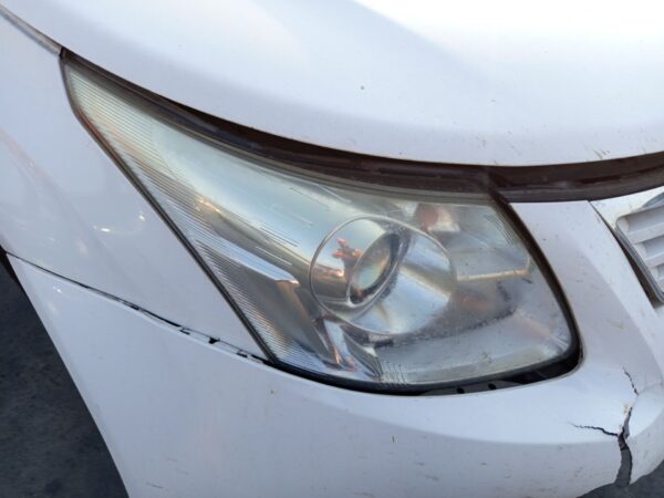 FARO DERECHO TOYOTA AVENSIS CROSS SPORT (T27)