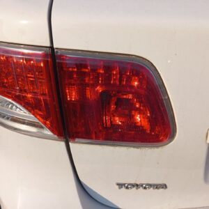 PILOTO TRASERO IZQUIERDO INTERIOR TOYOTA AVENSIS CROSS SPORT (T27)
