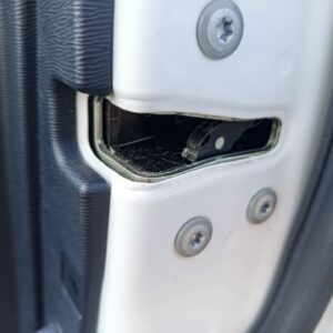CERRADURA PUERTA DELANTERA DERECHA TOYOTA AVENSIS CROSS SPORT (T27)