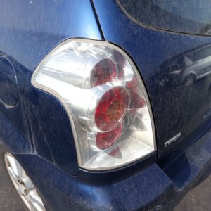 PILOTO TRASERO IZQUIERDO TOYOTA COROLLA VERSO (R1)
