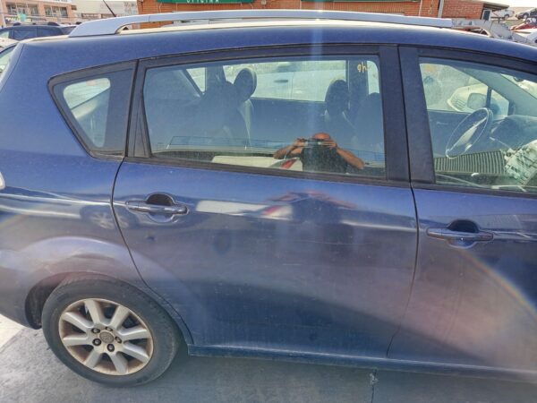 PUERTA TRASERA DERECHA TOYOTA COROLLA VERSO (R1)