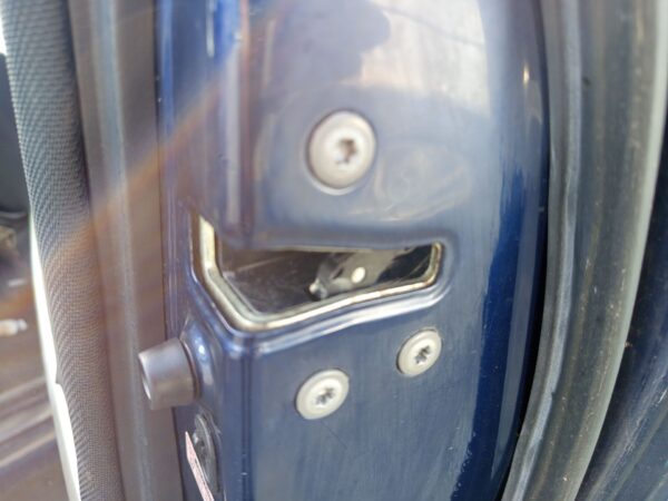 CERRADURA PUERTA TRASERA DERECHA TOYOTA COROLLA VERSO (R1)