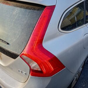 PILOTO TRASERO DERECHO VOLVO V60 FAMILIAR