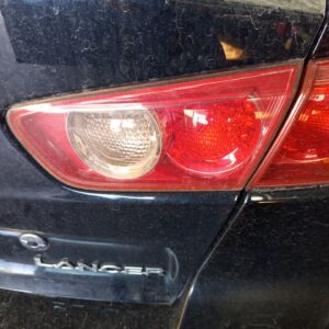 PILOTO TRASERO DERECHO INTERIOR MITSUBISHI LANCER BERLINA (CY0)