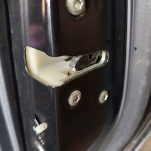 CERRADURA PUERTA TRASERA DERECHA MITSUBISHI LANCER BERLINA (CY0)