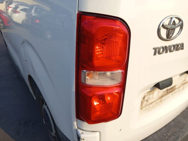 PILOTO TRASERO IZQUIERDO TOYOTA PROACE