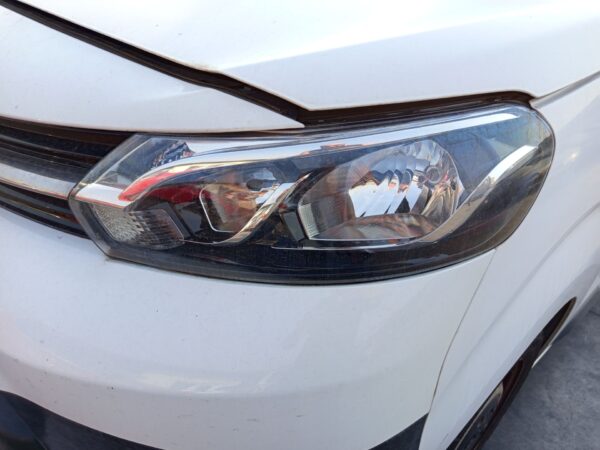 FARO IZQUIERDO TOYOTA PROACE