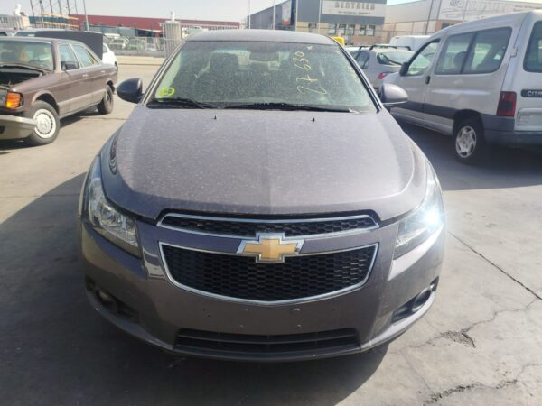 PUERTA DELANTERA DERECHA CHEVROLET CRUZE - Imagen 2