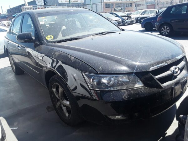 CONDENSADOR / RADIADOR  AIRE ACONDICIONADO HYUNDAI SONATA (NF) - Imagen 2