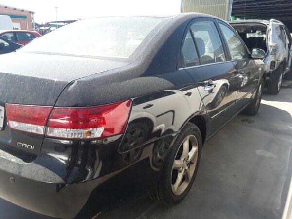 CONDENSADOR / RADIADOR  AIRE ACONDICIONADO HYUNDAI SONATA (NF) - Imagen 3