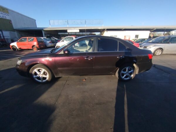 CERRADURA MALETERO / PORTON HYUNDAI SONATA (NF) - Imagen 4
