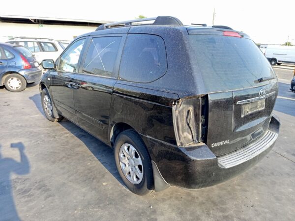 PARAGOLPES TRASERO KIA CARNIVAL