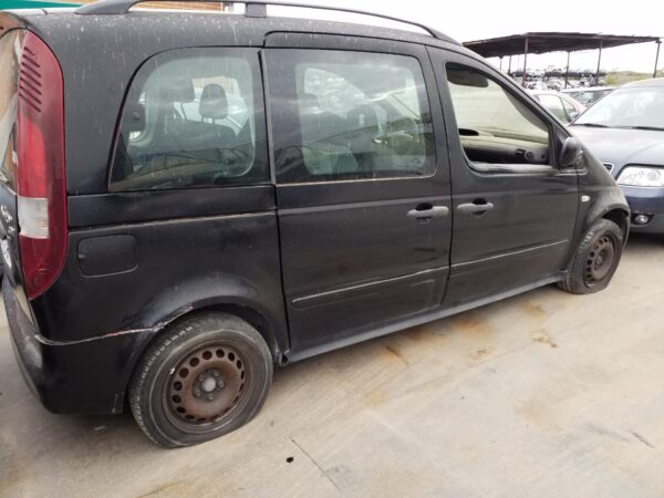 PUERTA DELANTERA DERECHA MERCEDES-BENZ VANEO (BM 414) COMPACT VAN