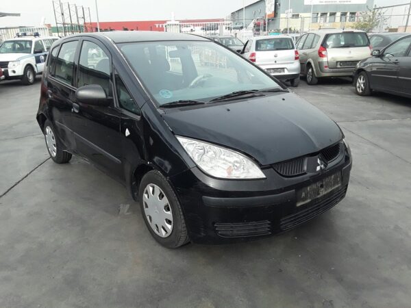 PILOTO TRASERO IZQUIERDO MITSUBISHI COLT BERLINA 3 (Z30) - Imagen 4