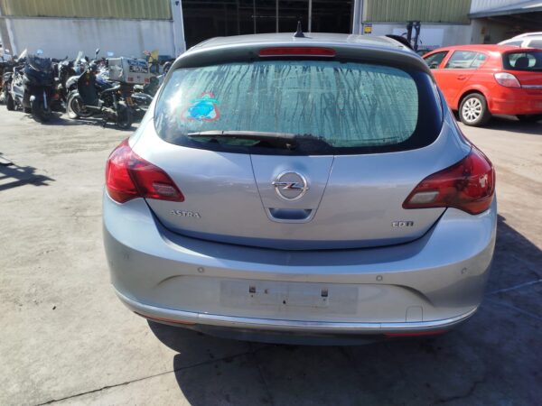 PARAGOLPES TRASERO OPEL ASTRA J BERLINA 5P - Imagen 5