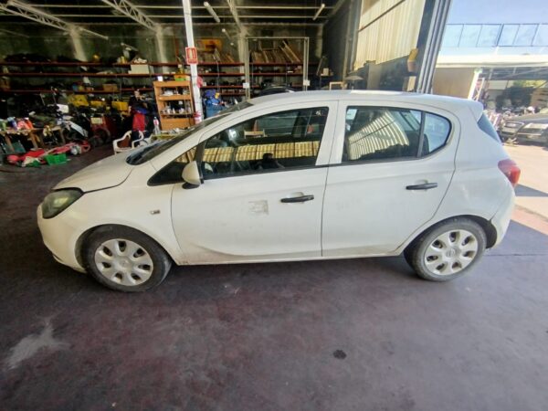 PILOTO TRASERO IZQUIERDO INTERIOR OPEL CORSA E - Imagen 2
