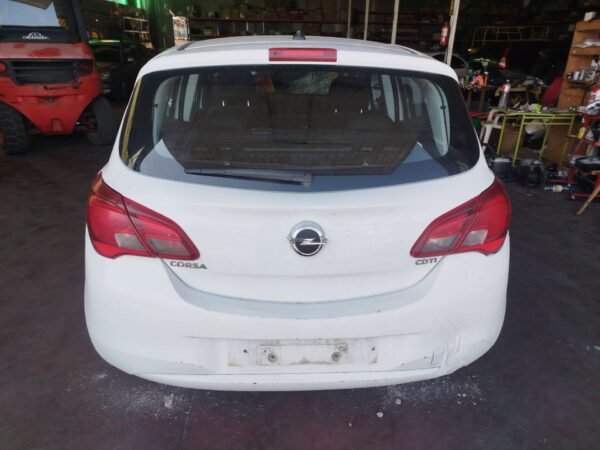 PILOTO TRASERO IZQUIERDO INTERIOR OPEL CORSA E - Imagen 3