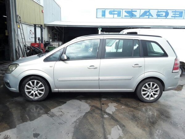 PILOTO TRASERO IZQUIERDO OPEL ZAFIRA B - Imagen 4