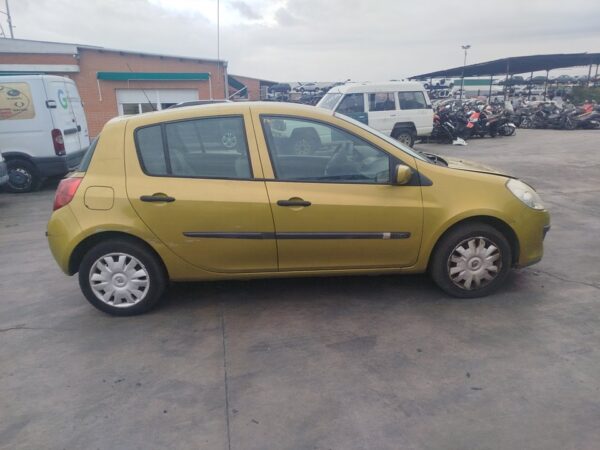 FARO DERECHO RENAULT CLIO III - Imagen 4