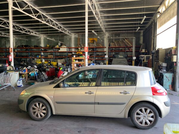 PARAGOLPES TRASERO RENAULT MEGANE II BERLINA 5P - Imagen 2