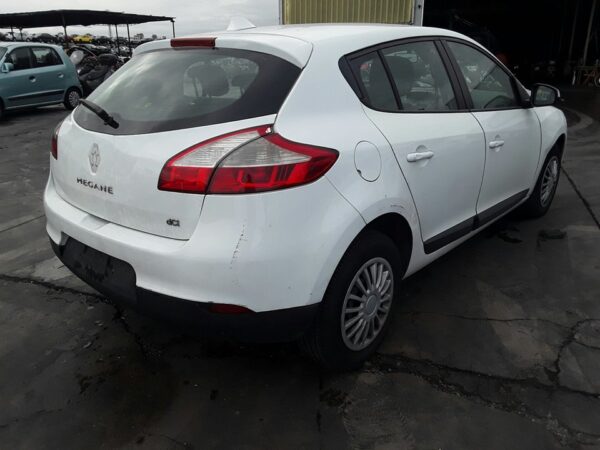 MANGUETA TRASERA DERECHA RENAULT MEGANE III BERLINA 5P - Imagen 2