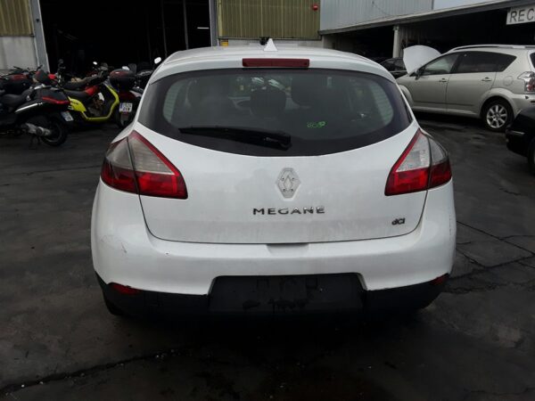 CONDENSADOR / RADIADOR  AIRE ACONDICIONADO RENAULT MEGANE III BERLINA 5P - Imagen 2