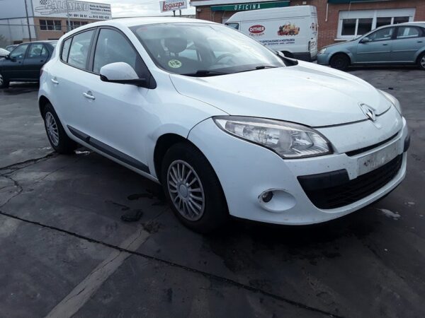 PARAGOLPES TRASERO RENAULT MEGANE III BERLINA 5P - Imagen 5