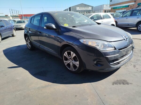 FARO IZQUIERDO RENAULT MEGANE III BERLINA 5P - Imagen 3