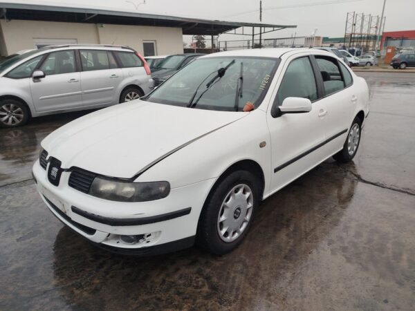 FARO DERECHO SEAT TOLEDO (1M2) - Imagen 3