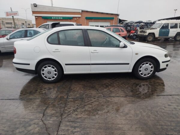 FARO IZQUIERDO SEAT TOLEDO (1M2) - Imagen 4