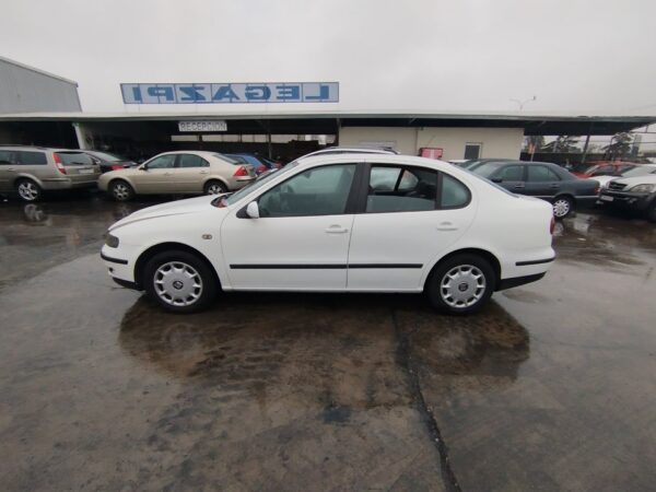 PILOTO TRASERO IZQUIERDO SEAT TOLEDO (1M2) - Imagen 4