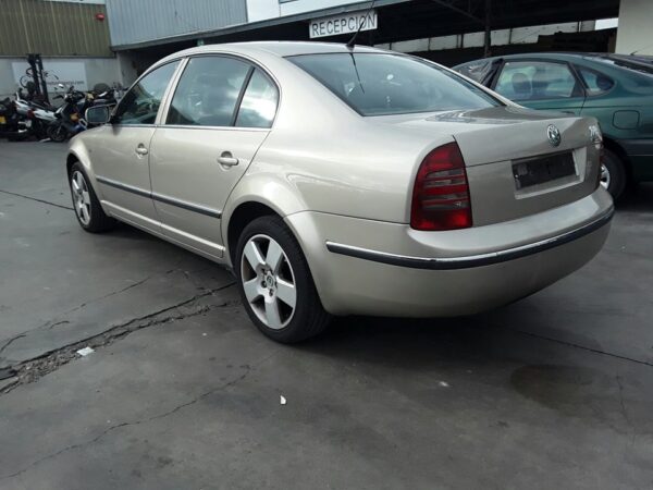 ALETA DELANTERA DERECHA SKODA SUPERB (3U4) - Imagen 5